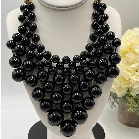 Kate Spade New York Classic Black Resin Sphere Bead Dotz Bib Necklace 
WBRU4228 - Picture 1 of 9